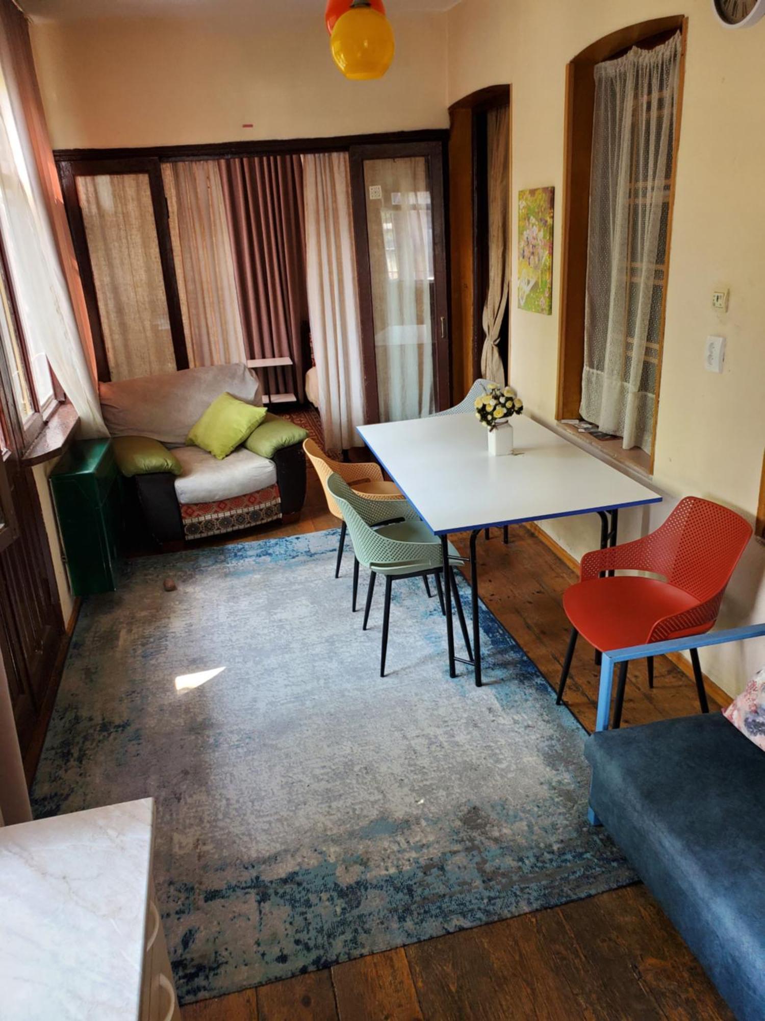 Apartament Уиут Ниниа Сад Tbilisi Zewnętrze zdjęcie